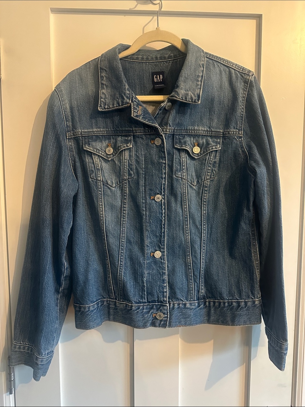 GAP Women's Classic Blue Denim Jacket